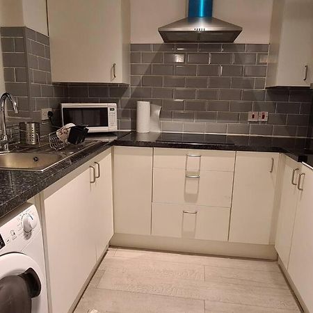 Private 2 Bed Flat Close To Excel & City Airport Лондон Экстерьер фото
